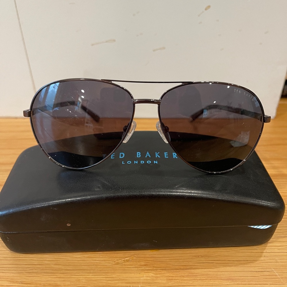 NIB Ted Baker London Gunmetal Aviators